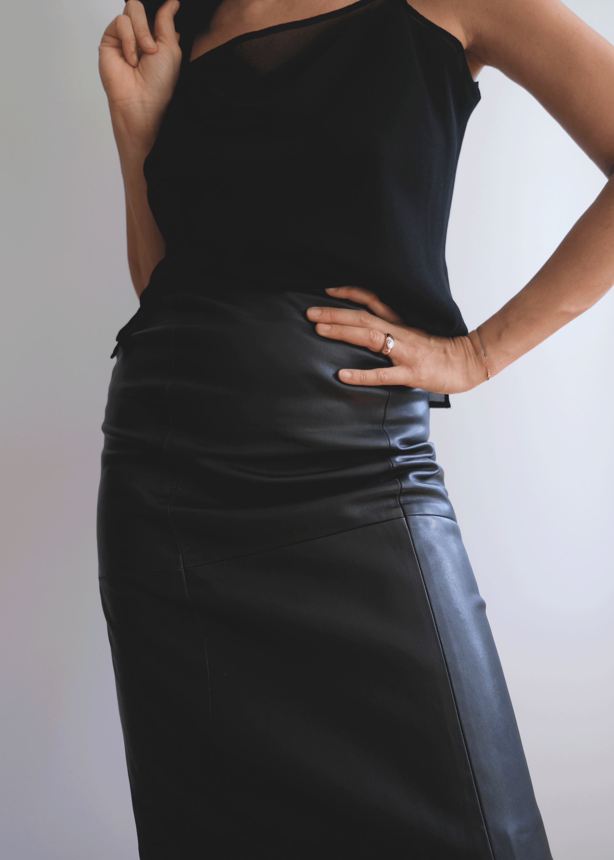 Vintage minimalist Leather Pencil Skirt
