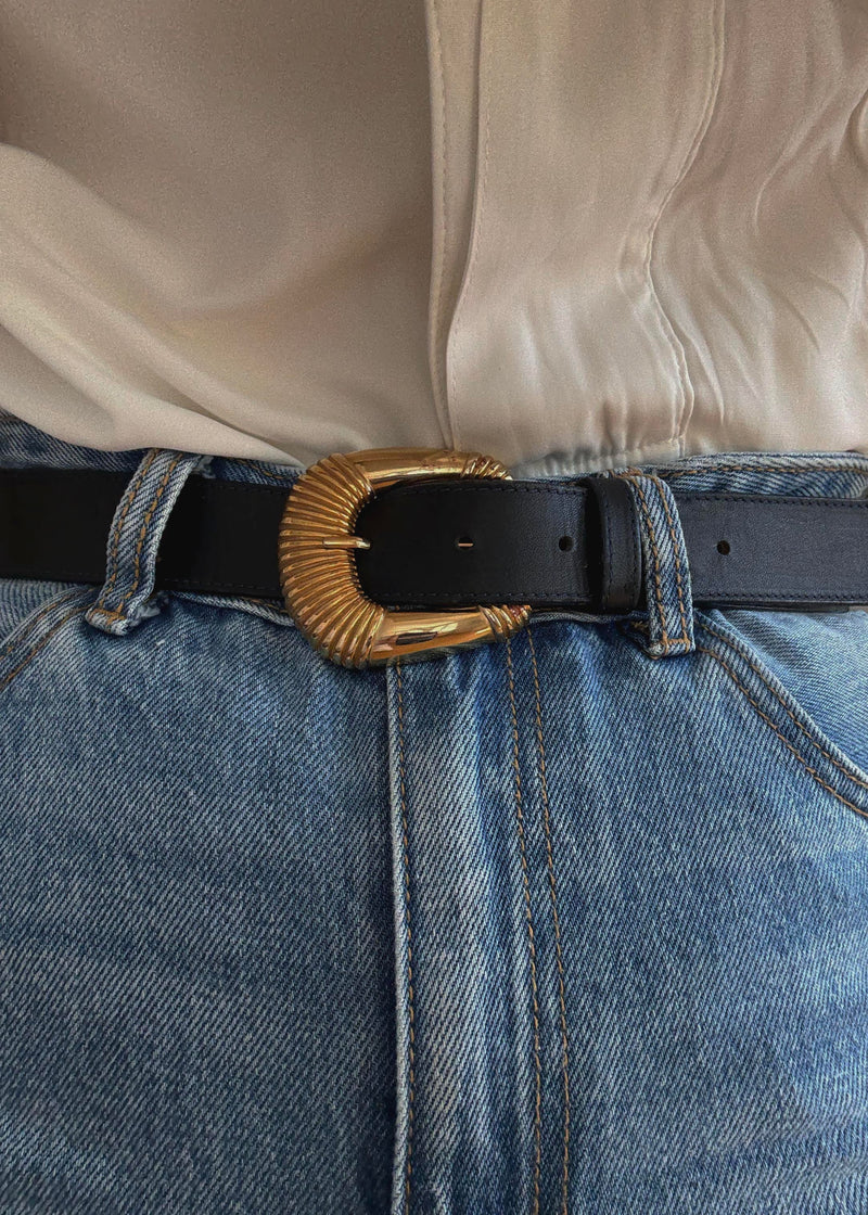 Iconic Vintage genuine Leather Sculptural Buckle Belt