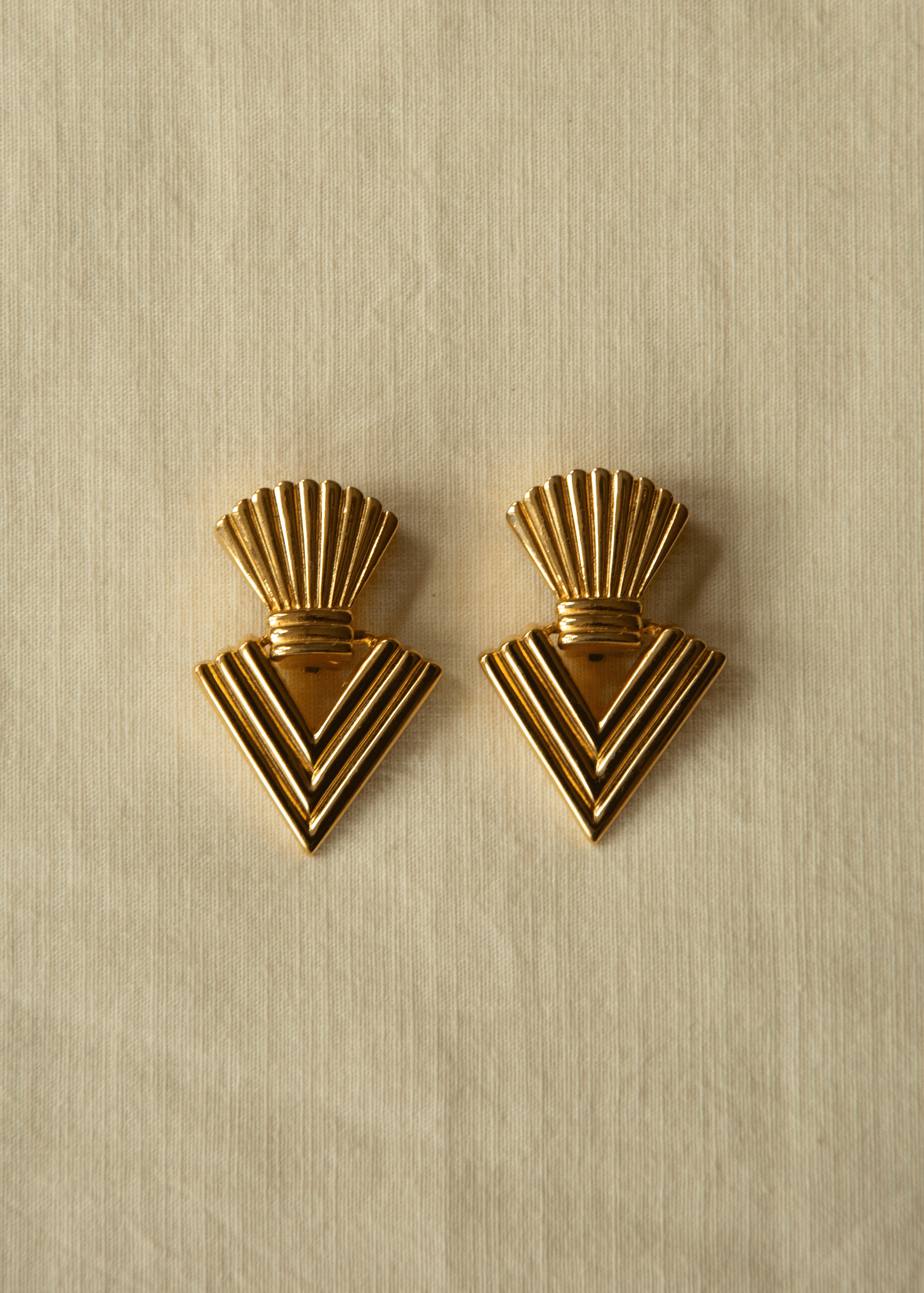 Rare Sculptural Christian Dior Clip-on 1989