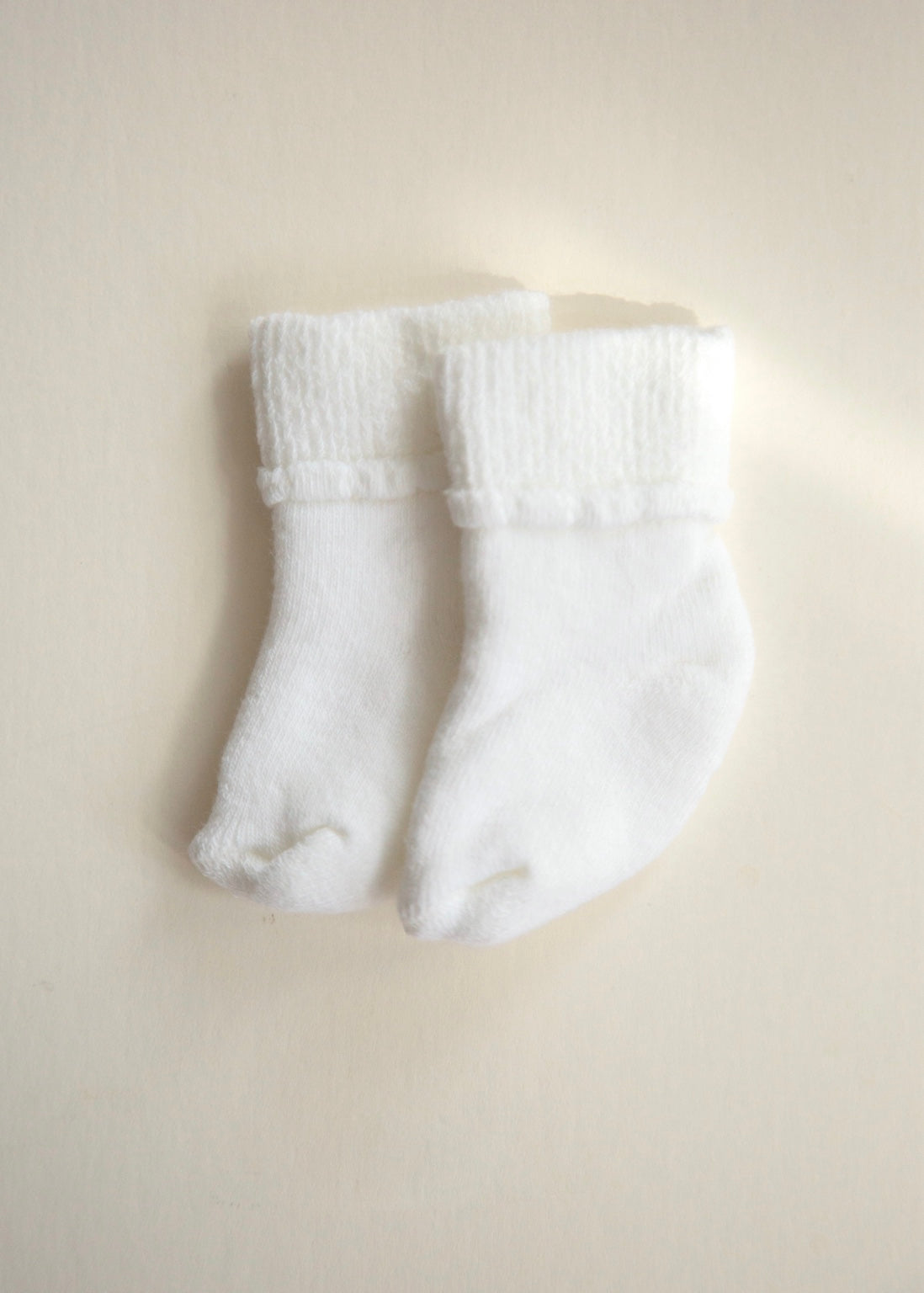 Pure white vintage anti-compression baby socks made in Spain, size 0-3 months